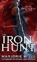 Iron Hunt Hunter Kiss 01